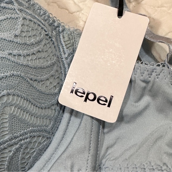lepel | NWT light blue lace “Iris” plunge push up bra with removable padding - Picture 7 of 10